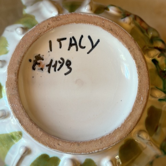 Vintage Italian Majolica pottery pitcher with handle, hand signed and numbered - Picture 7 of 14